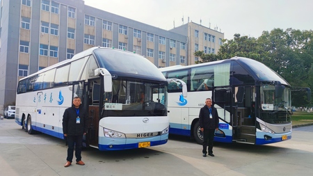 55+1座客车